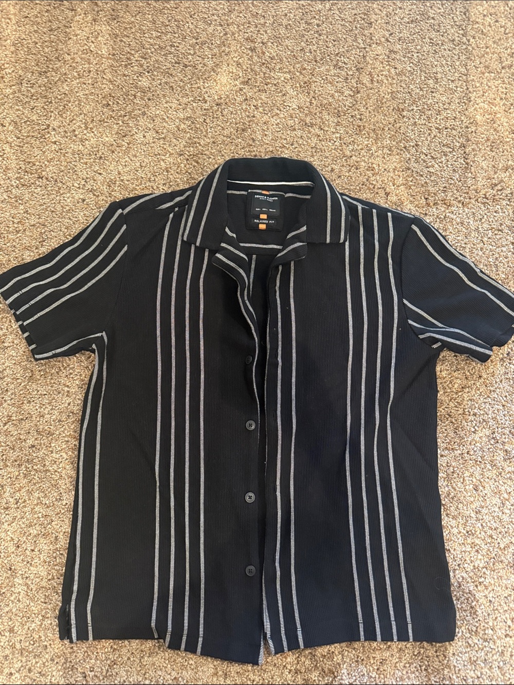 Denim & Flower Black Short-Sleeve Button-Down Shirt with Gray Stripes